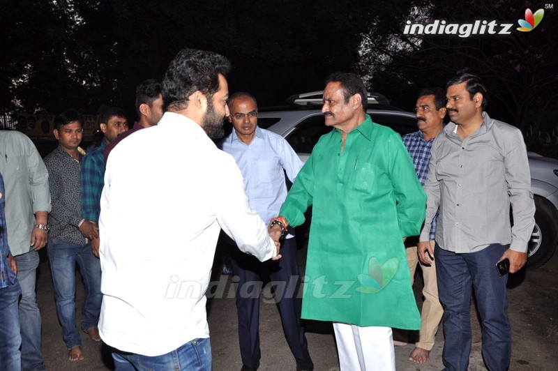 Celebs Pays Tribute At NTR Ghat
