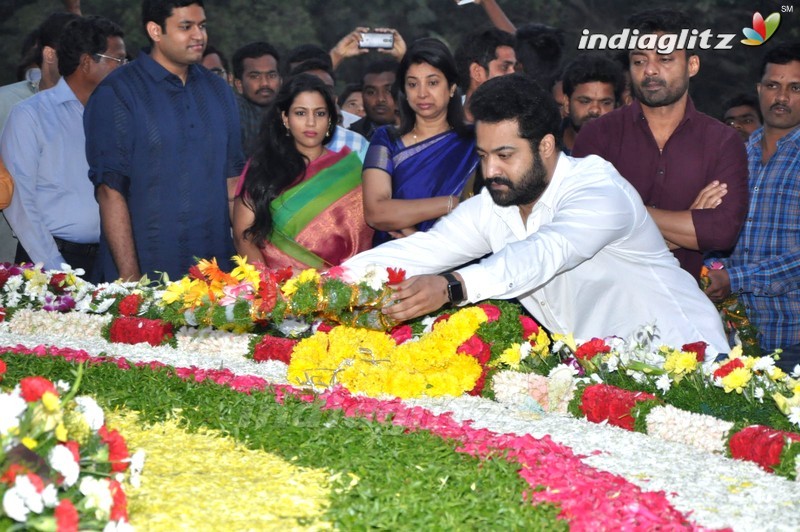 Celebs Pays Tribute At NTR Ghat