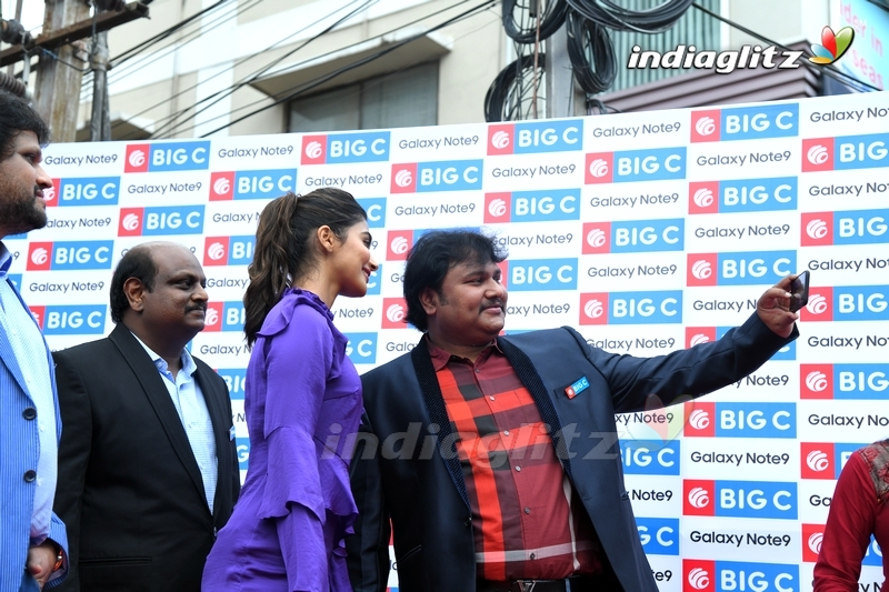 Pooja Hegde Launches Samsung Note 9 @ Big C, Madhapur
