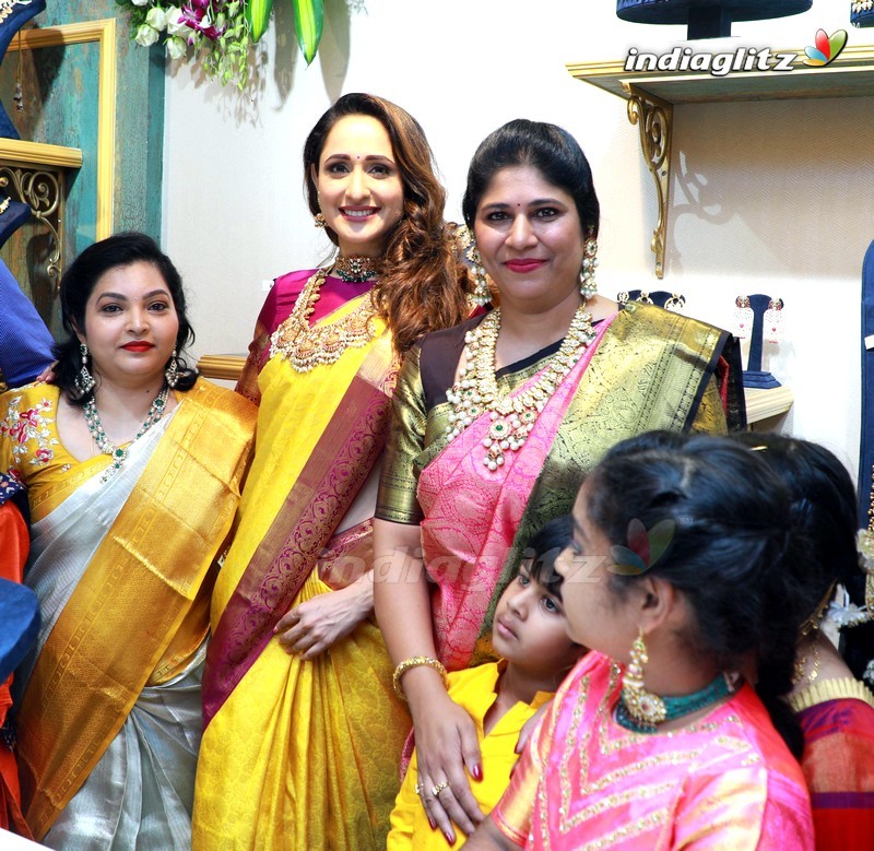 Pragya Jaiswal Inaugurates Hiya Designer Jewellery Showroom