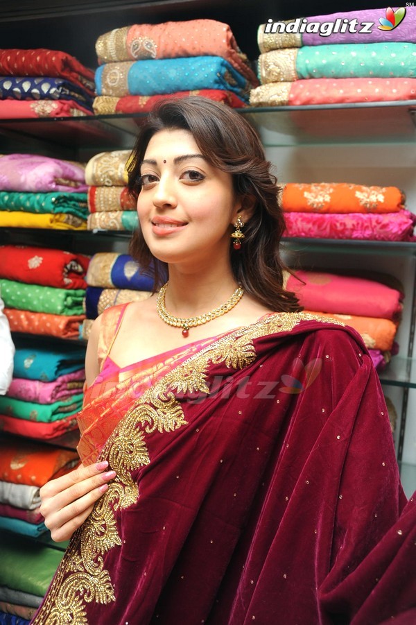 Pranitha Launches VRK Silks Showroom @ Kukatpally