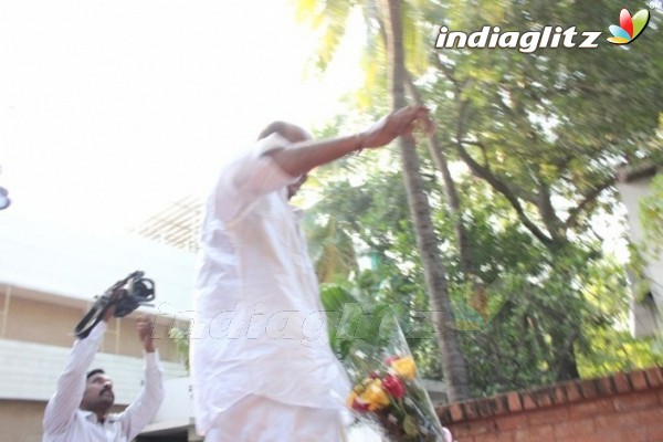 Rajinikanth Turns 63, Greets His Fans Happily