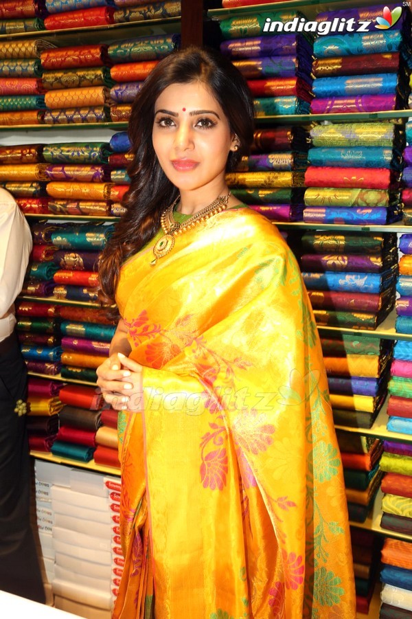 Samantha Traditional Look In Saree