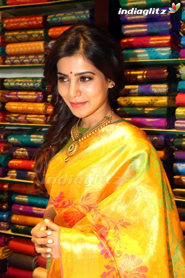 Samantha Traditional Look In Saree