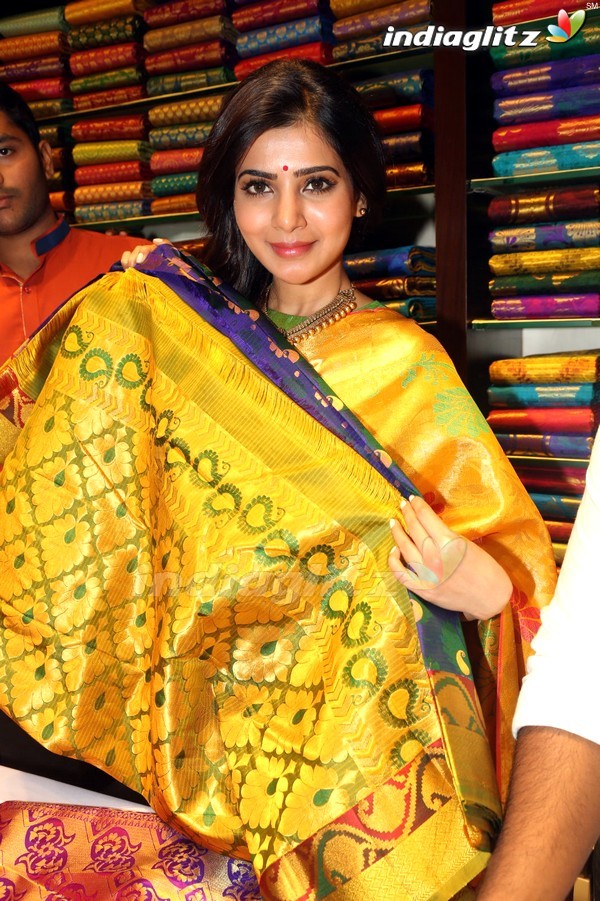 Samantha Traditional Look In Saree