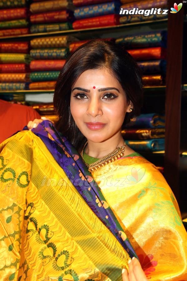 Samantha Traditional Look In Saree