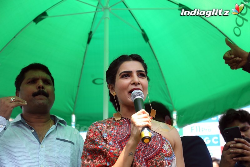 Samantha Launches Oppo F11 Pro @ Bigc In Vijayawada