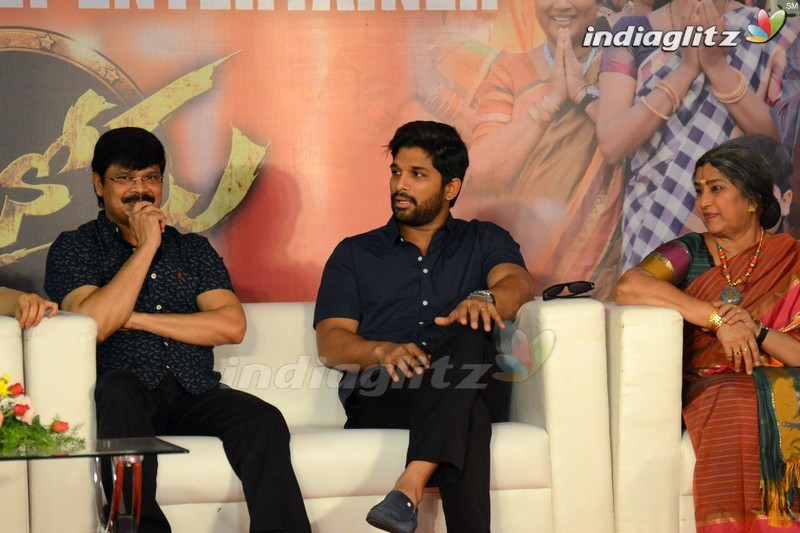 'Sarrainodu' Family Chit Chat With Fans