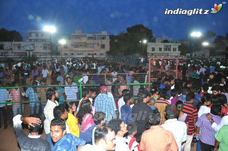 'Sarrainodu' Success Celebrations @ Vijayawada (Set-1)