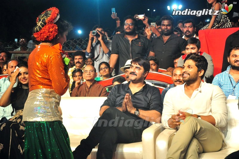 'Sarrainodu' Success Celebrations @ Vijayawada (Set-2)