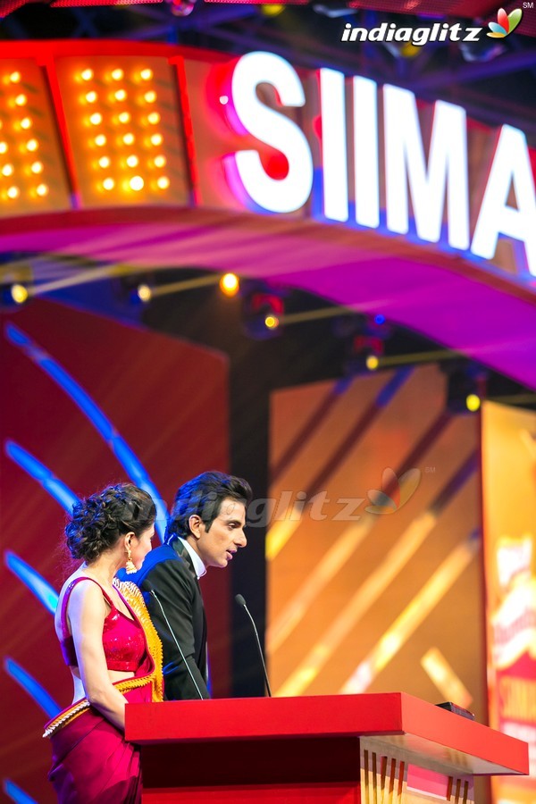 Celebs @ SIIMA Awards 2013 (Set 2)