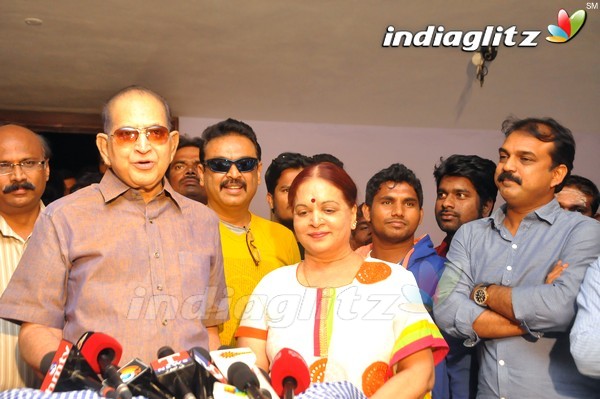 Krishna Watches 'Srimanthudu' With Family