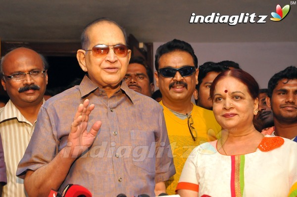 Krishna Watches 'Srimanthudu' With Family