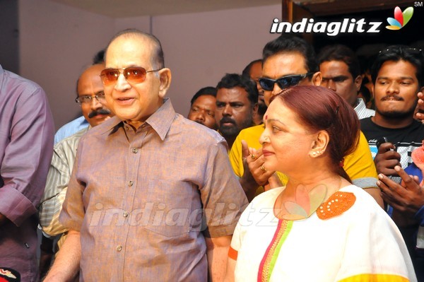 Krishna Watches 'Srimanthudu' With Family