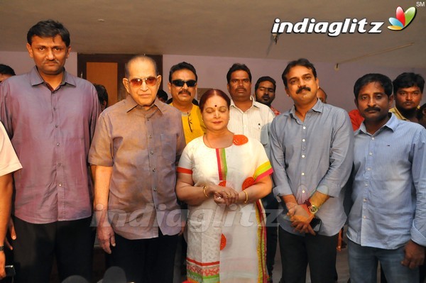 Krishna Watches 'Srimanthudu' With Family