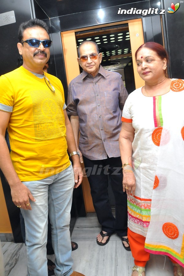 Krishna Watches 'Srimanthudu' With Family