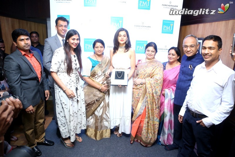 Taapsee Launches Forevermark Diamond Collections at PMJ Jewels