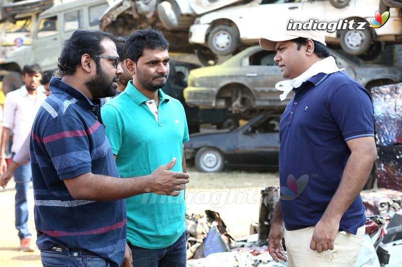 'Touch Chesi Chudu' On Location