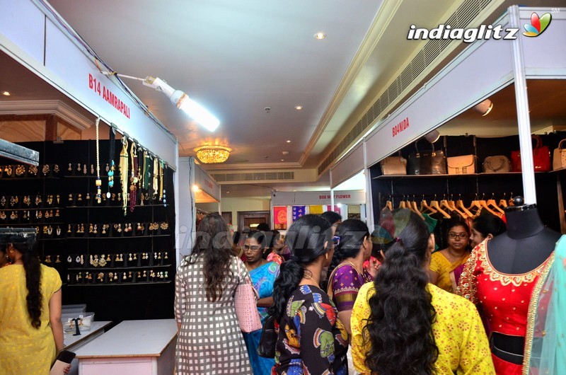 Sony Charishta & Priyanka Launches Trendz Vivah Collection