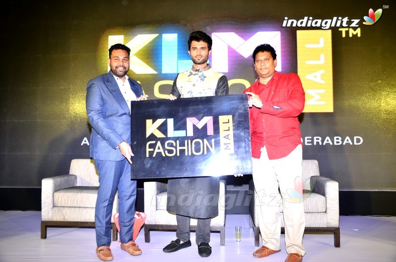 Vijay Devarakonda @ KLM Mall Logo Launch