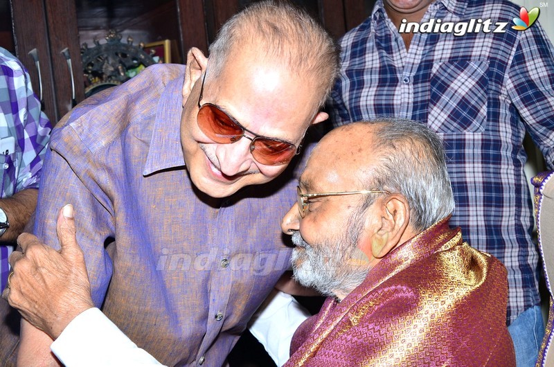 Superstar Krishna Meets Dadasaheb Phalke Awardee K Viswanath