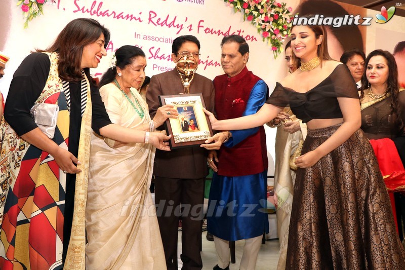 Asha Bhosle Felicitated With Yash Chopra National Awards 2018