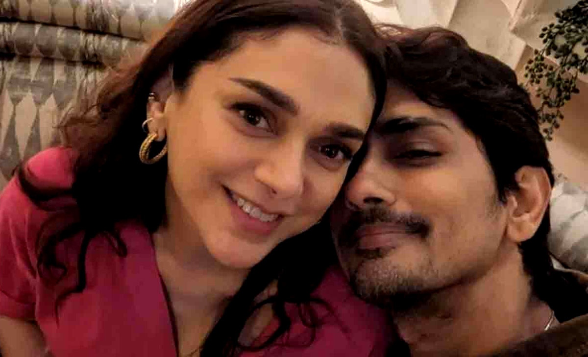 Love Birds Aditi Rao Hydari, Siddharth ring the new year in a romantic way