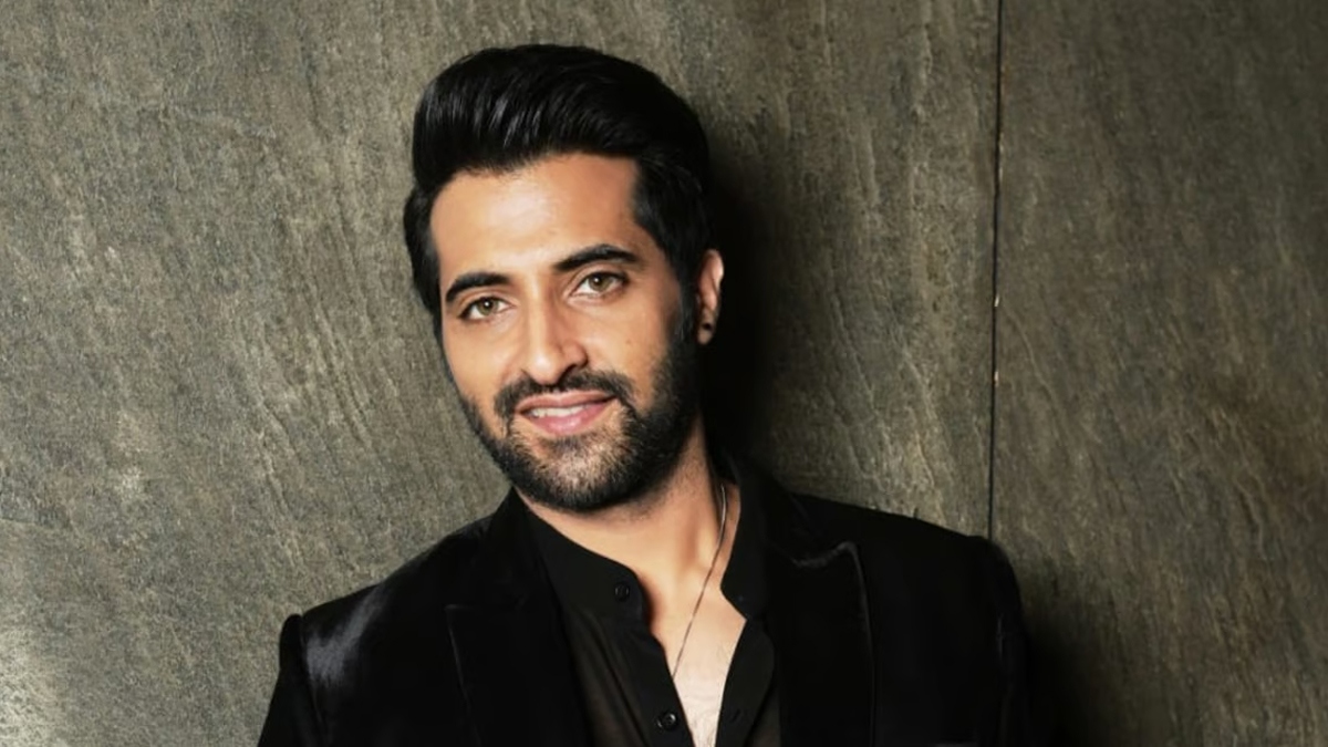 Akshay Oberoi enters the world of Yashs Toxic