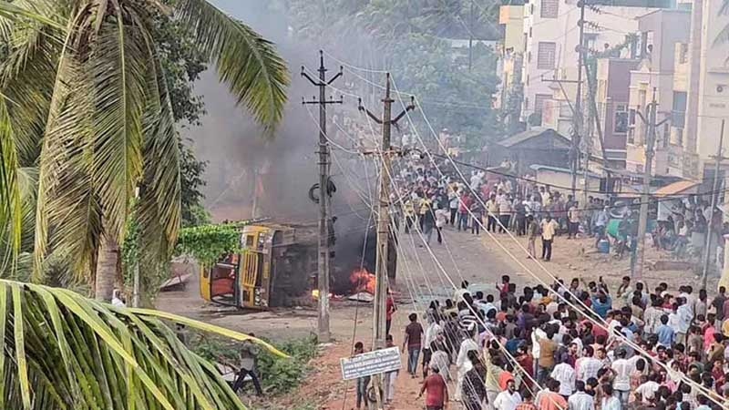 800px x 450px - Amalapuram situation likened to Sri Lankan chaos - Tamil News - IndiaGlitz. com
