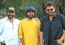 Balakrishna surprises Venkatesh and Anil Ravipudi