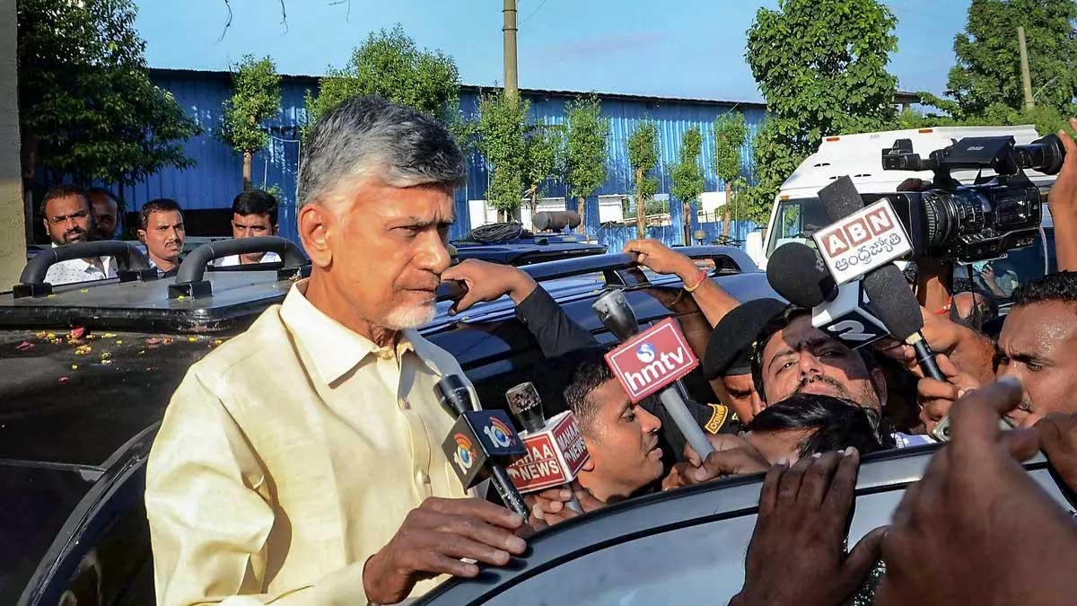 YS Jagan: చంద్రబాబు అరెస్టుపై జగన్ వ్యాఖ్యలు వ్యూహమా..? బీజేపీని ఇరికించే ప్రయత్నమా..?