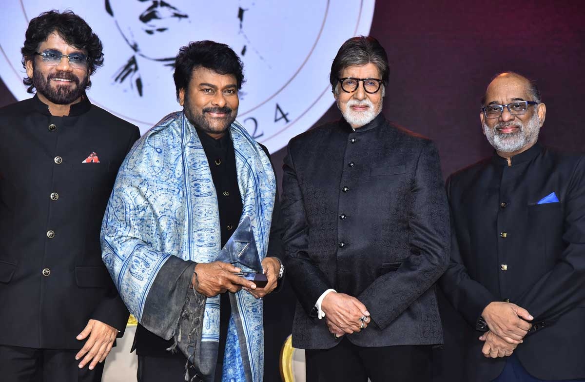 ANR National Award Ceremony: Chiranjeevi Honored by Amitabh Bachchan