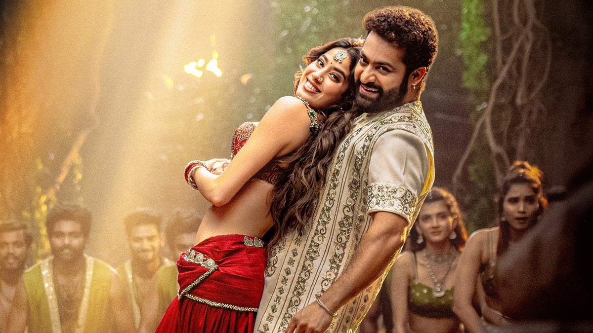 Devara: NTR,Janhvi ignites fire with Daavudi