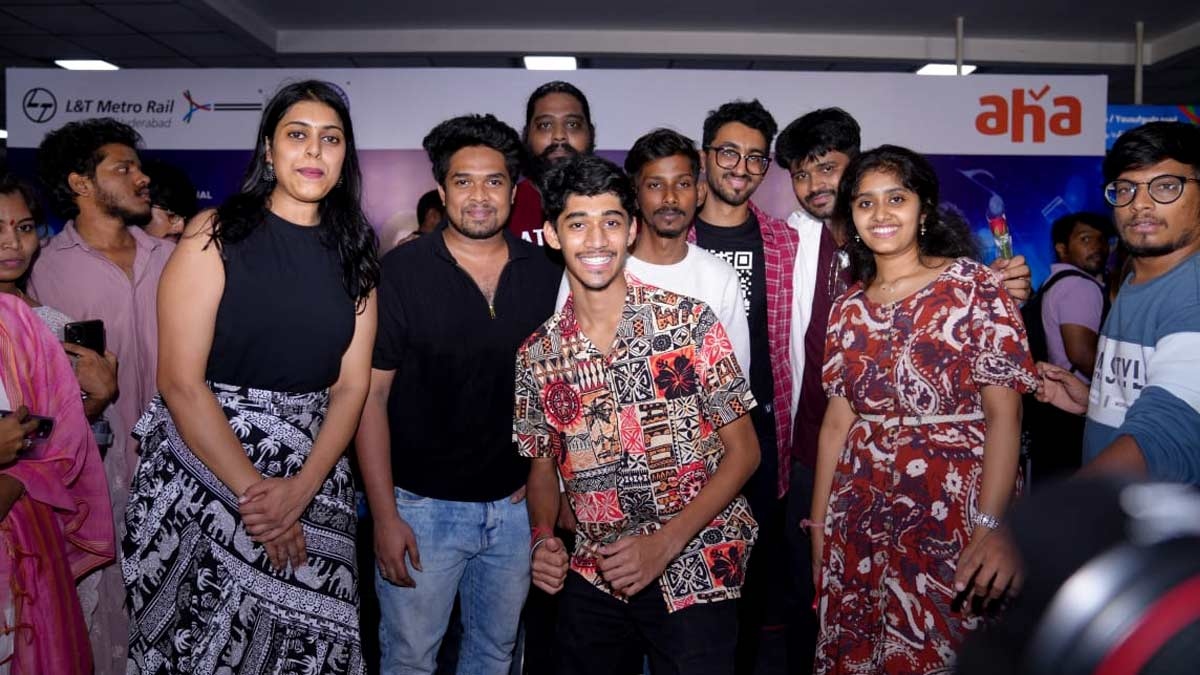 A Feast for the Senses: Telugu Indian Idol Season 3 Contestants Transform Ameerpet Metro Station into a Concert Hall