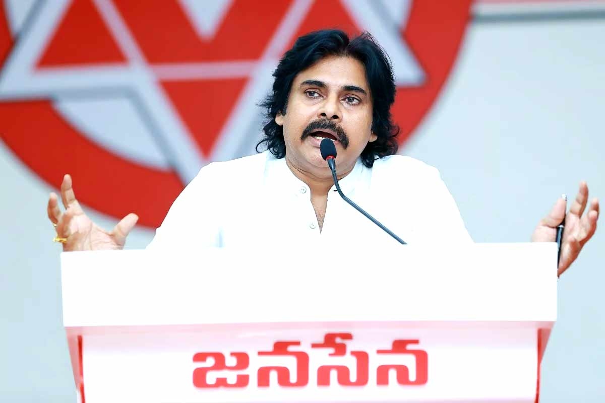 Pawan Kalyan: వ్యూహం మార్చిన పవన్ కల్యాణ్.. ఆ నియోజకవర్గం నుంచి పోటీకి కసరత్తు..!