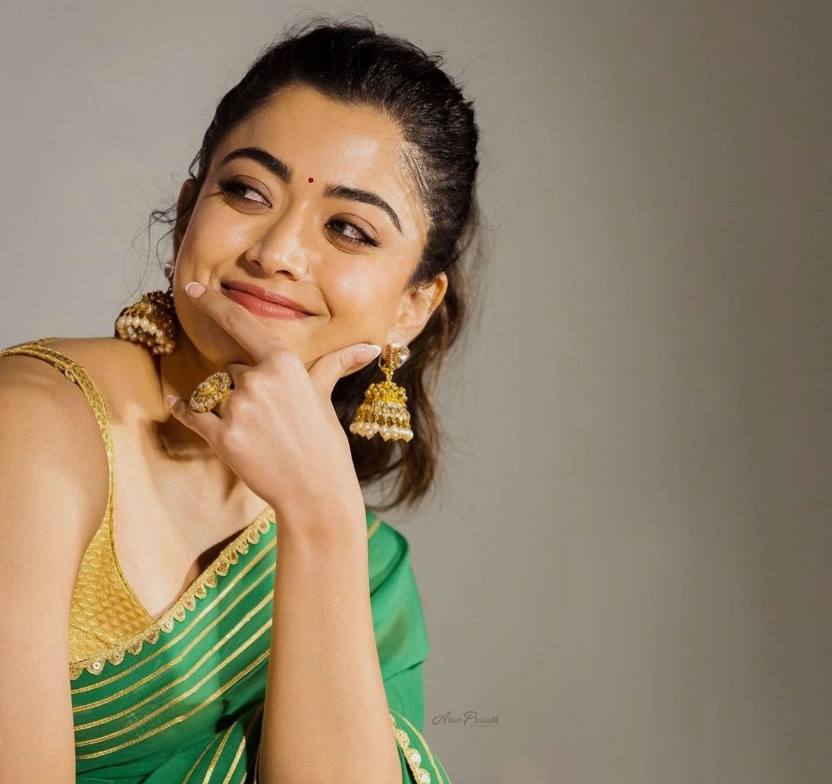 Rashmika Mandanna Returns to Social Media After Minor Accident