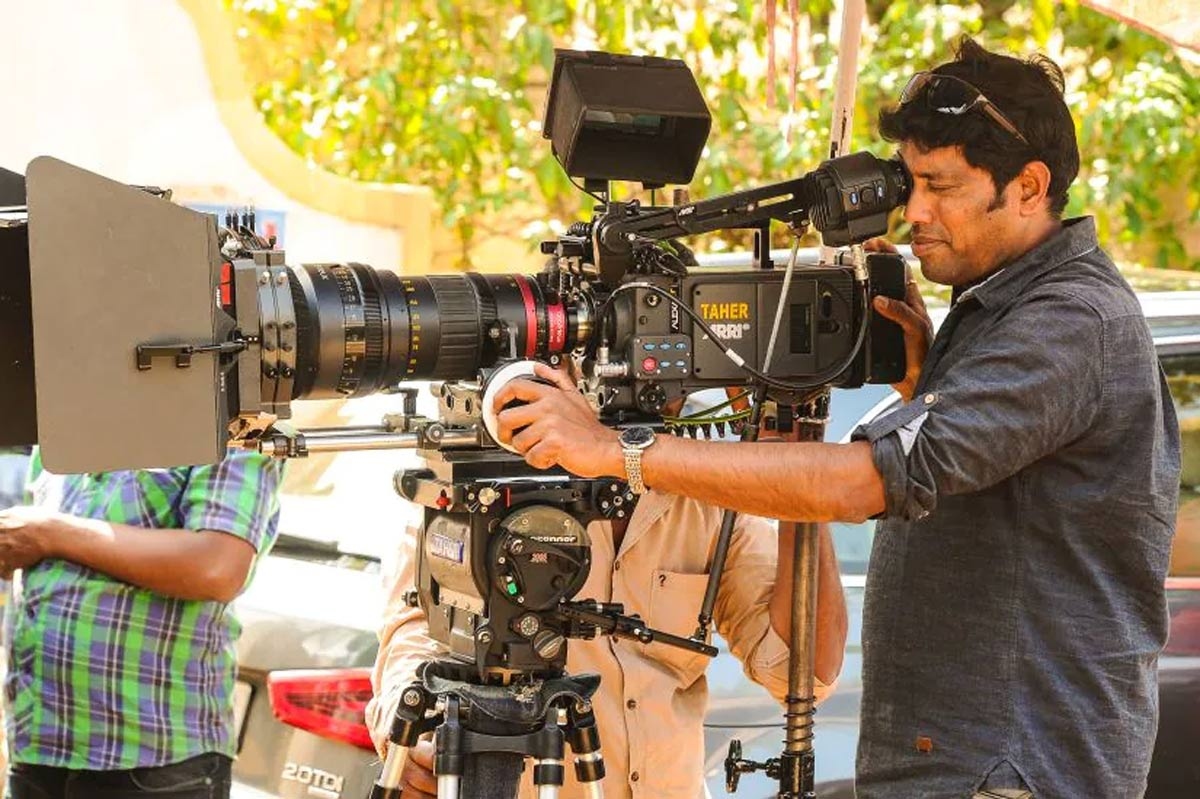 Star Cinematographer Rathnavelu about Ram Charans Rangasthalam in Abu Dhabi