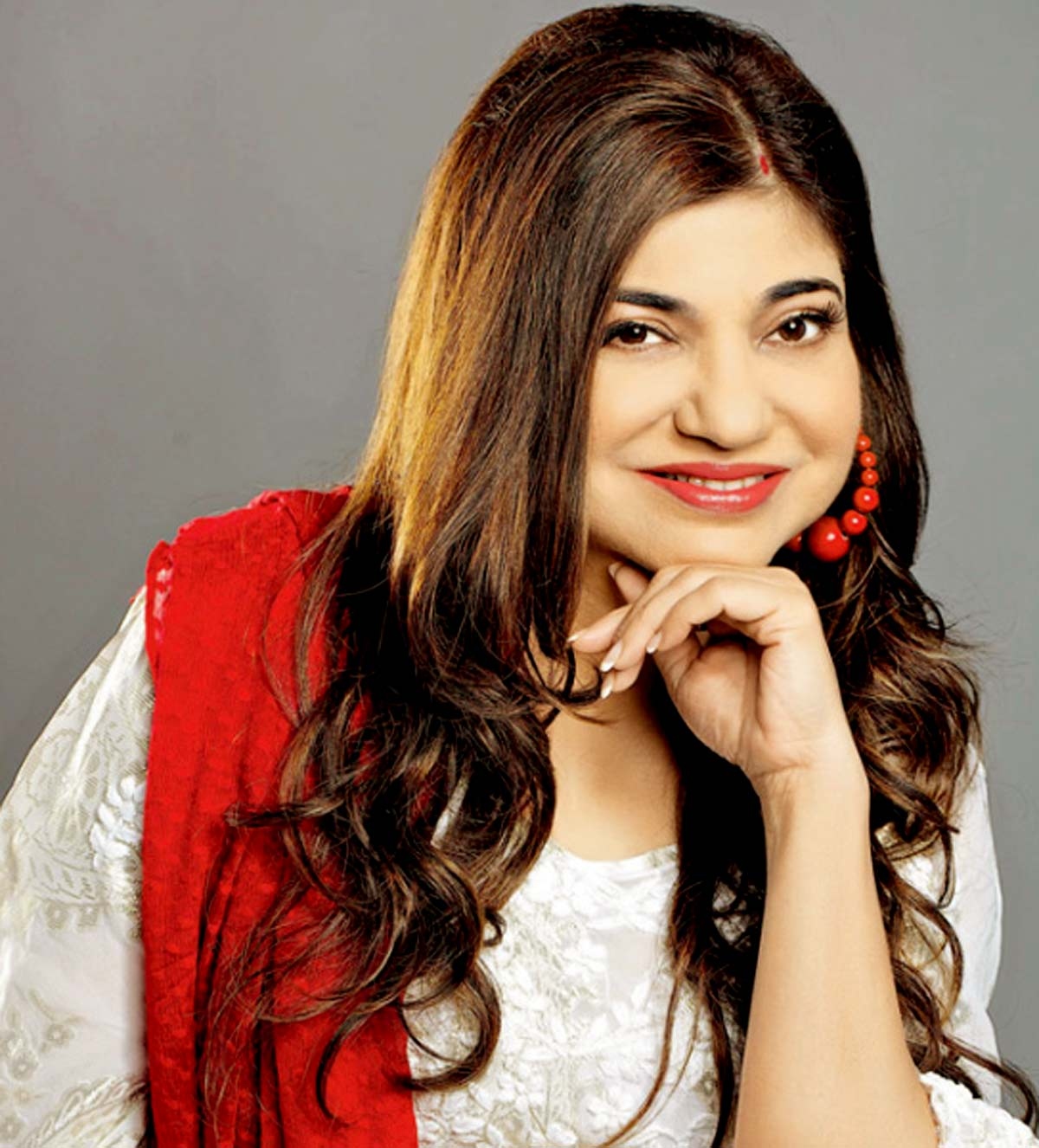 Star Singer Alka Yagnik diagnosed with rare hearing disorder