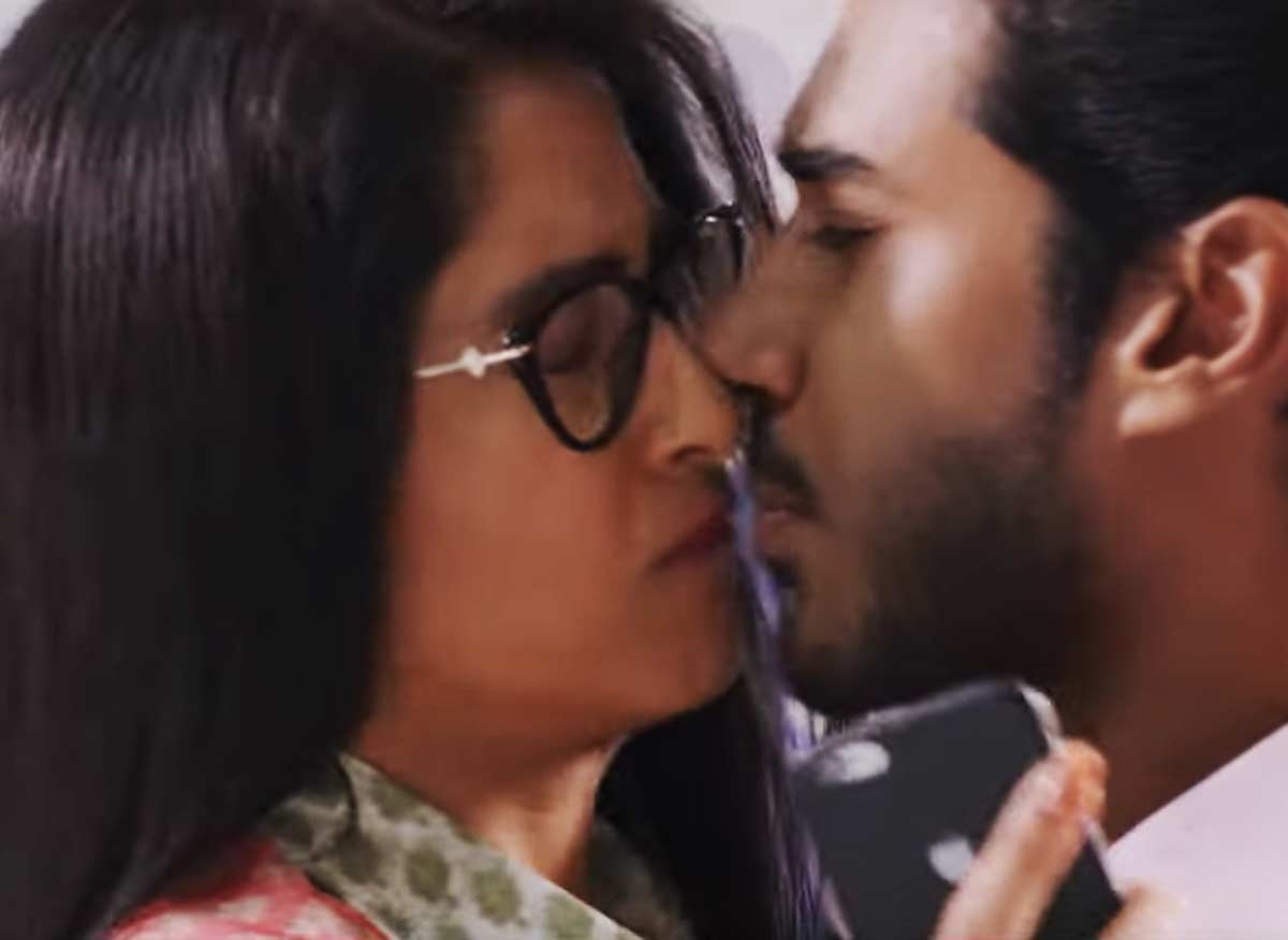 Utsavam First Kiss: youthful and Romantic