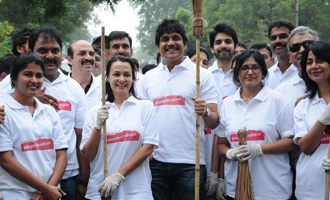 Nagarjuna and his family members join Swachh Bharat campaign