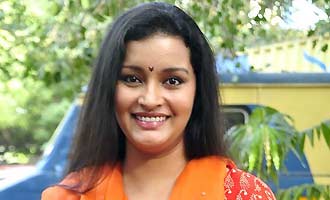 Renu Desai's advise to fans of all heroes