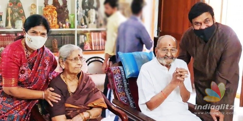 Pic Talk: Chiranjeevi calls on K Viswanath, gets nostalgic