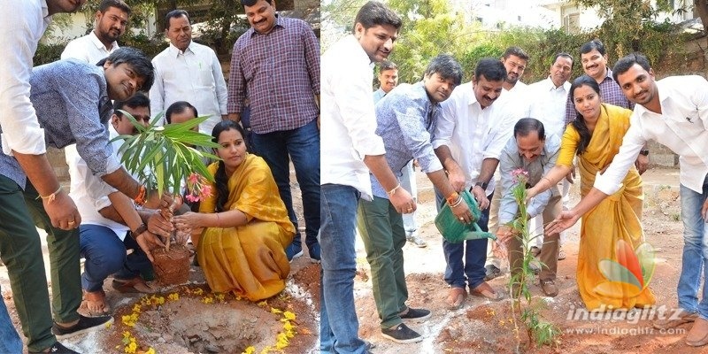 హరిత హారం కార్యక్రమంలో పాల్గొన్న దర్శకుడు హరీష్ శంకర్,ఎమ్మెల్యే క్రాంతి కిరణ్