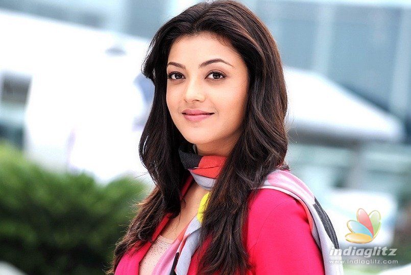 Kajal plays with python like a queen!