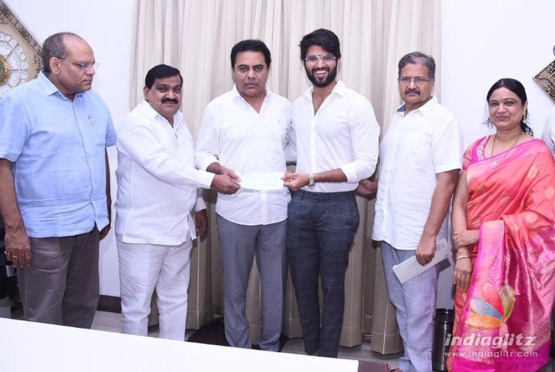 Vijay Deverakonda hands over 25L cheque to KTR