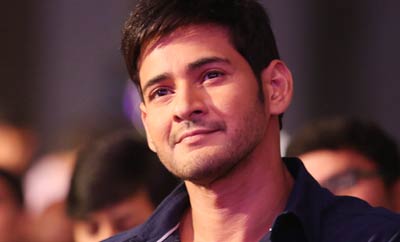 Mahesh hands over Rs. 1 cr to women orgs