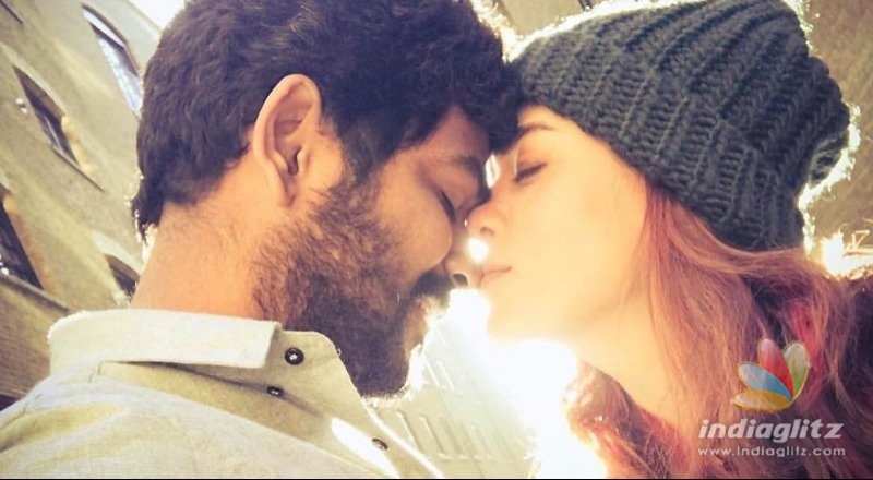 Nayantharas V-Day pic with boyfriend goes viral