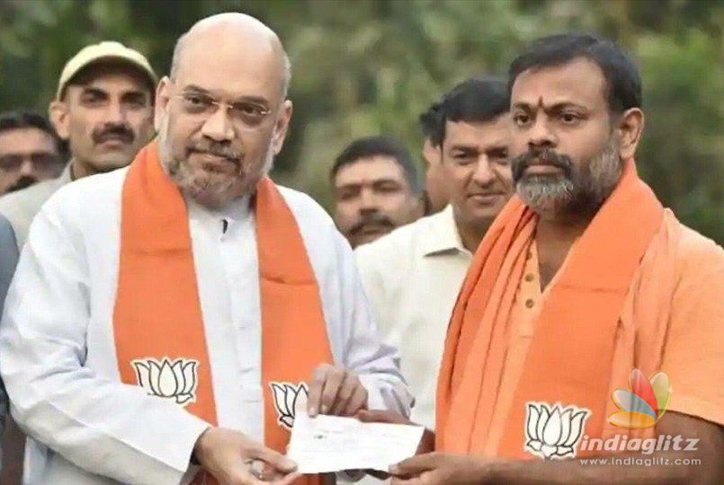 Paripoornananda joins BJP as Karma Yogi