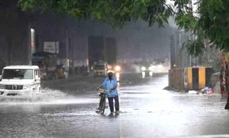 Rain in Hyderabad: హైదరాబాద్‌లో కుండపోత వర్షం.. బయటకు రావొద్దని హెచ్చరిక..