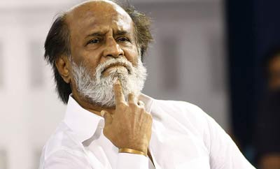 When Rajini was told to wait till another hero leaves the venue!